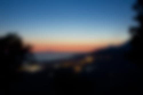 Die Bucht von Himara bei Nacht